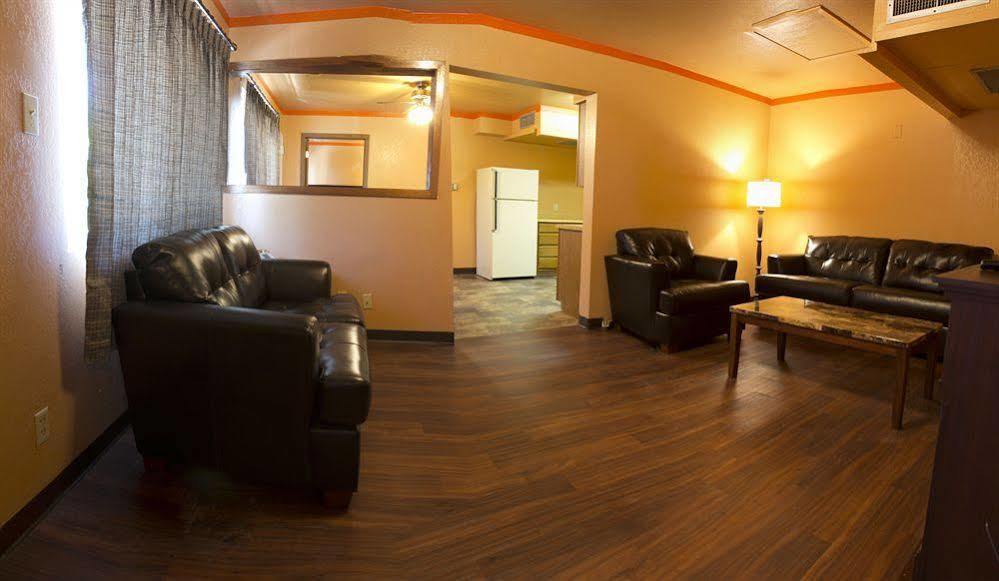 Capitol Inn & Suites Пирр Экстерьер фото