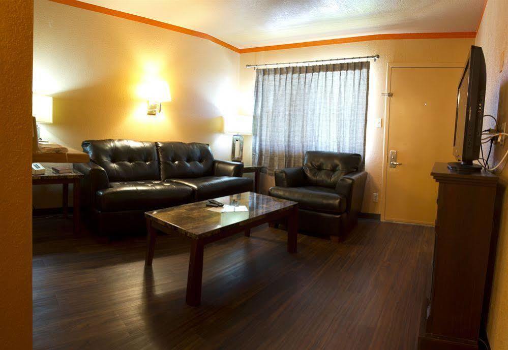 Capitol Inn & Suites Пирр Экстерьер фото