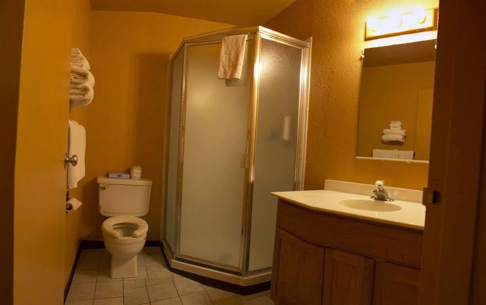 Capitol Inn & Suites Пирр Экстерьер фото