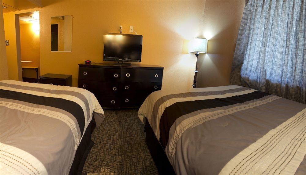 Capitol Inn & Suites Пирр Экстерьер фото