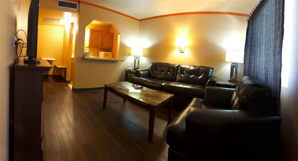 Capitol Inn & Suites Пирр Экстерьер фото